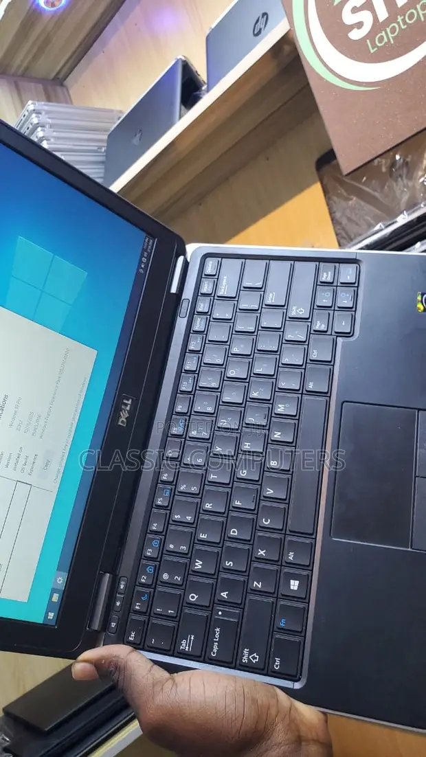 Dell Latitude 7240 Laptop - 8GB RAM, 256GB SSD - 1