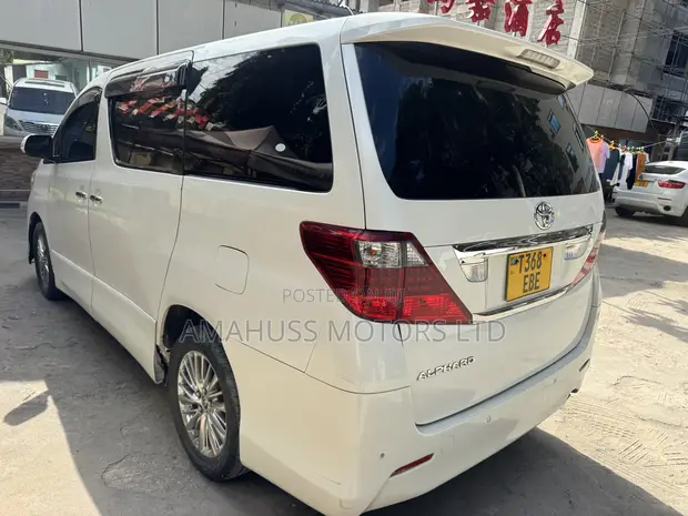 Toyota Alphard 2010 Nyeupe - 1