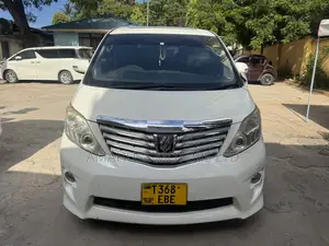 Toyota Alphard 2010 Nyeupe