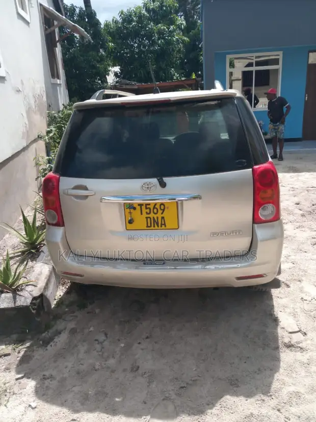 Toyota Raum 2007 Nyeupe - 1