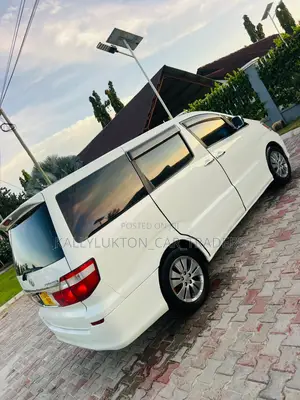 Toyota Alphard 2005 Nyeupe