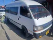 Toyota HiAce 2002 Nyeupe - 1