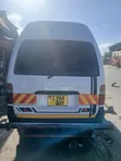 Toyota HiAce 2002 Nyeupe - 2