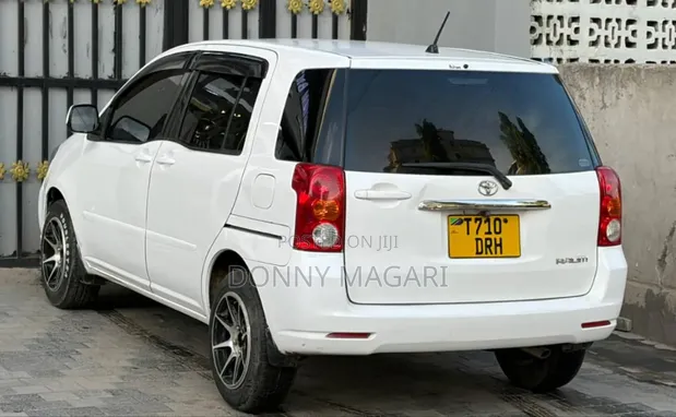 Toyota Raum 2007 - Nyeupe - 1