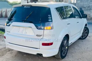 Mitsubishi Outlander 2011