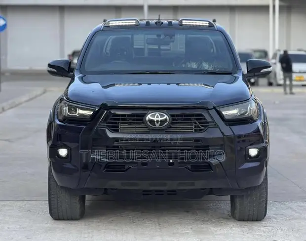 2021 Toyota Hilux Revo Invisible X 2.8L Diesel 4x4 - 1