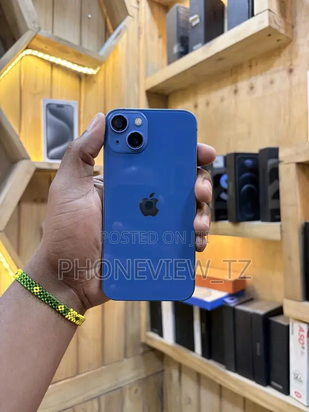 Apple iPhone 13 128GB Blue - 1