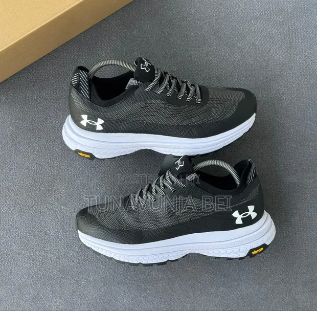 Under Armour Sneakers - Mpya Kabisa - 1