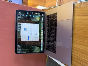 Apple MacBook Pro 2018 15" 16GB RAM 512GB SSD