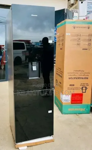 Hisense 269L Glass Door Refrigerator