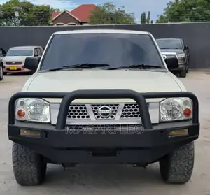 Nissan Hardbody 2007 Off-White