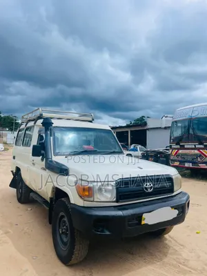 Toyota Land Cruiser 1999 Nyeupe