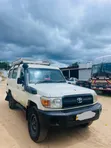 Toyota Land Cruiser 1999 Nyeupe - 1
