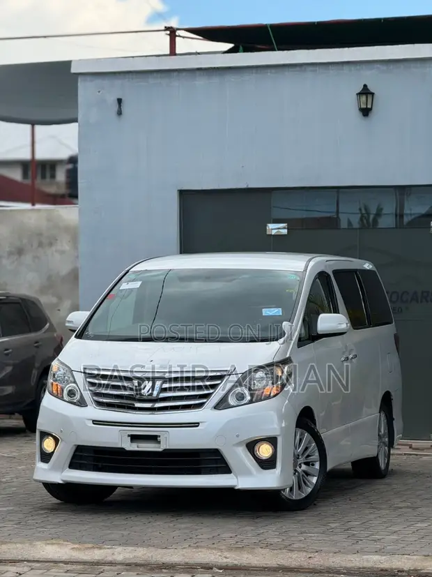 Toyota Alphard 2.4 Petrol FWD 2012 Nyeupe - 1