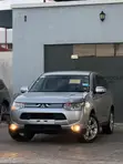 Mitsubishi Outlander 2012 Nyeupe - 1
