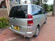 Toyota Noah 2005 Nyeupe - 4