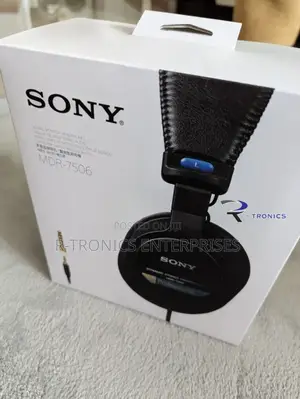 Sony MDR-7506 Closed-Back Studio Headphones