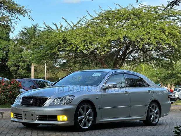 Toyota Crown Athlete 2005 Nyeupe - 1