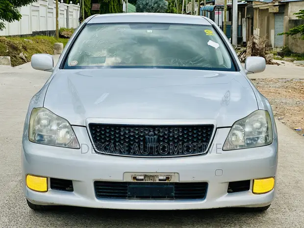 Toyota Crown Athlete 2007 Silver - 1