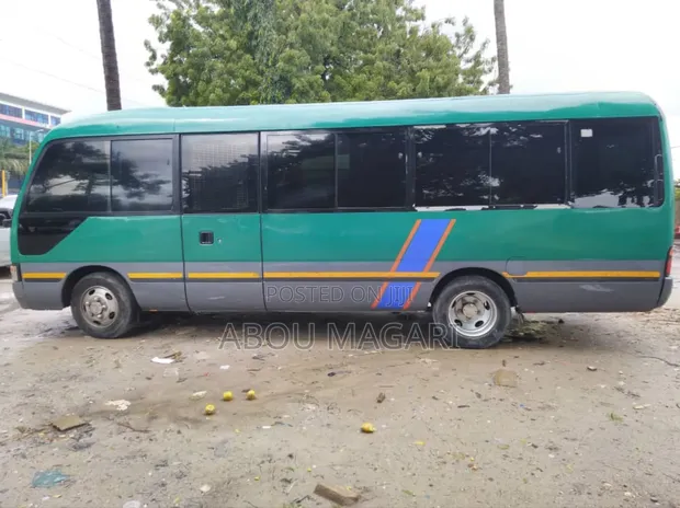 Toyota Coaster 2000 - Kijani - 1