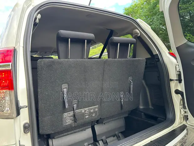 Toyota Vanguard 2011 Nyeupe - 1