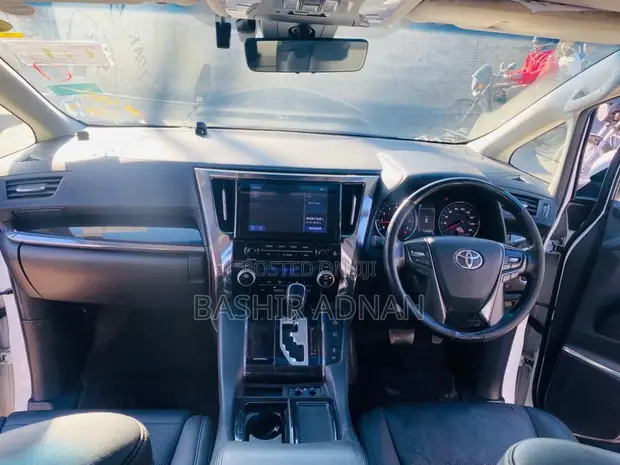 Toyota Alphard 2.5 Petrol FWD 2020 Nyeupe - 1