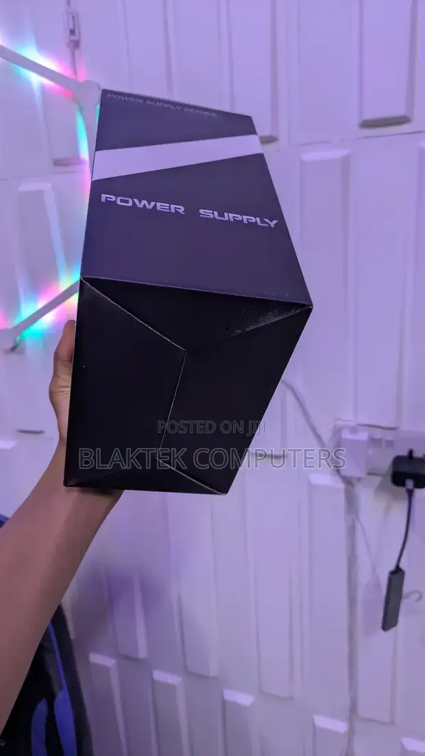 BitFenix ATX Power Supply Unit (PSU) - 700W, 80 PLUS Gold - 1