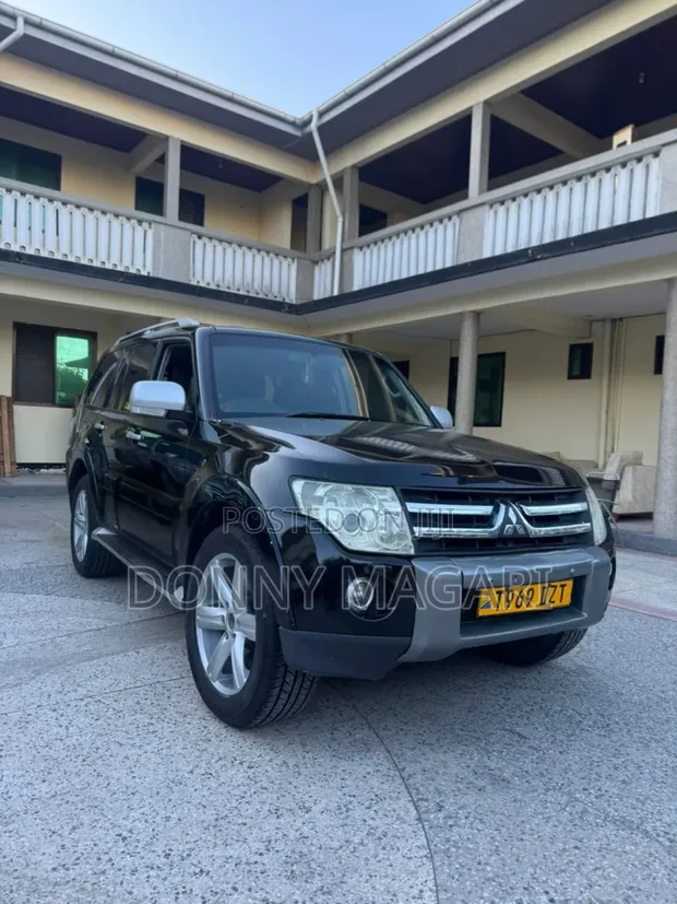 Mitsubishi Pajero 2008 Black - 1