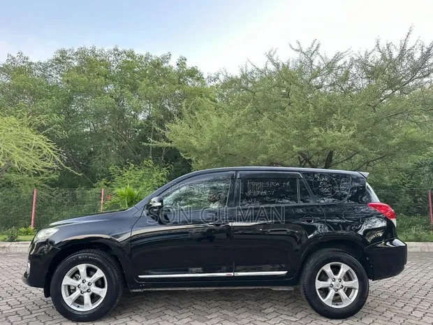 Toyota Vanguard 2012 Black - 1