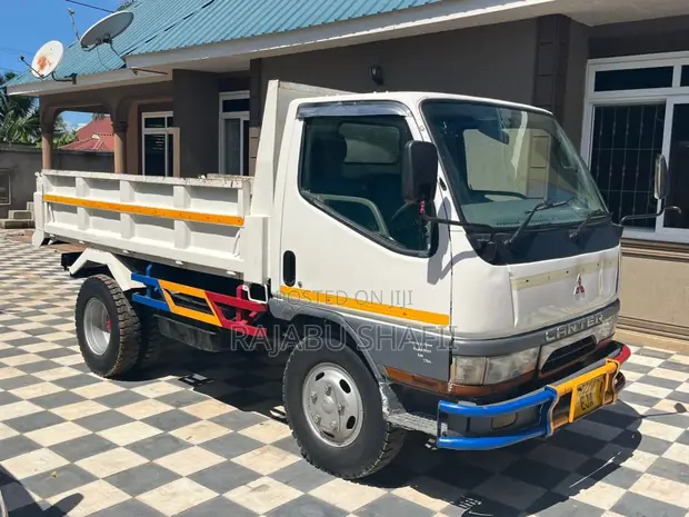 Mitsubishi Canter Tipper Truck - 1