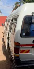 Toyota HiAce 2002 Nyeupe - 5