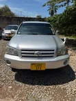Toyota Kluger 2004 Silver - 1
