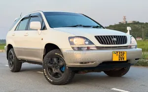 Toyota Harrier 2001 Nyeupe