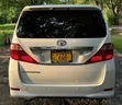 Toyota Alphard 2011 Nyeupe - 4