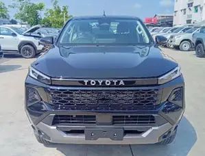 Toyota Hilux 2025 Nyeusi Mpya