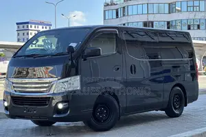 Nissan Caravan (Urvan) 2014 Nyeusi