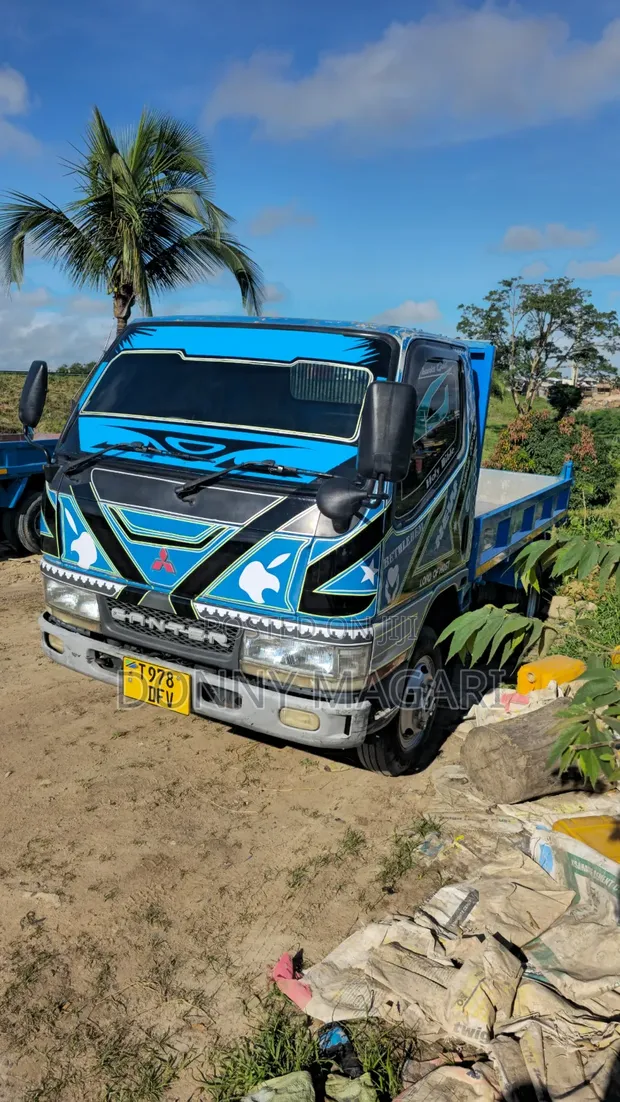 Mitsubishi Canter Tipper Truck - 1