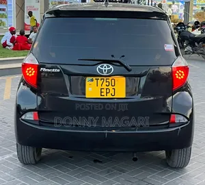 Toyota Ractis 1.5 AWD 2012 Nyeusi