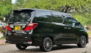 Toyota Alphard 2011 Nyeusi