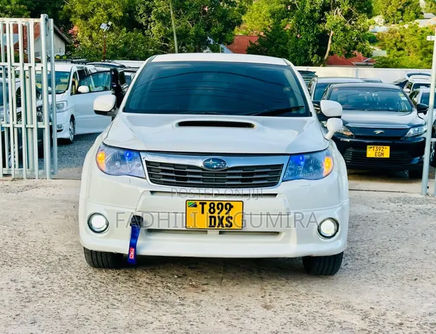 Subaru Forester XT 2010 White - 1