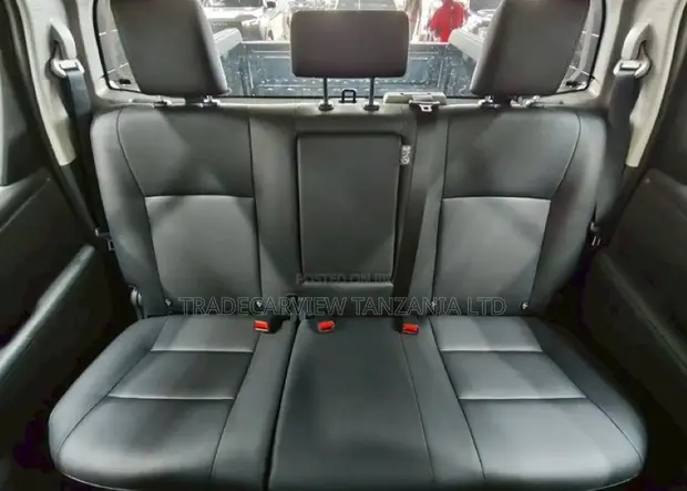 Toyota Hilux 2025 Mpya Gray - 1