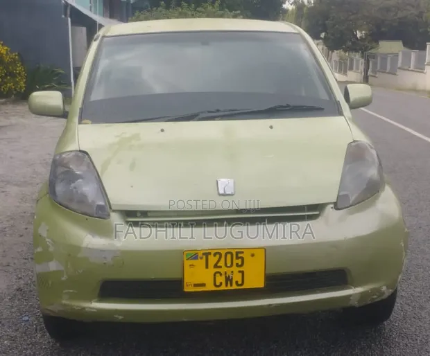Toyota Passo 2004 Green - 1