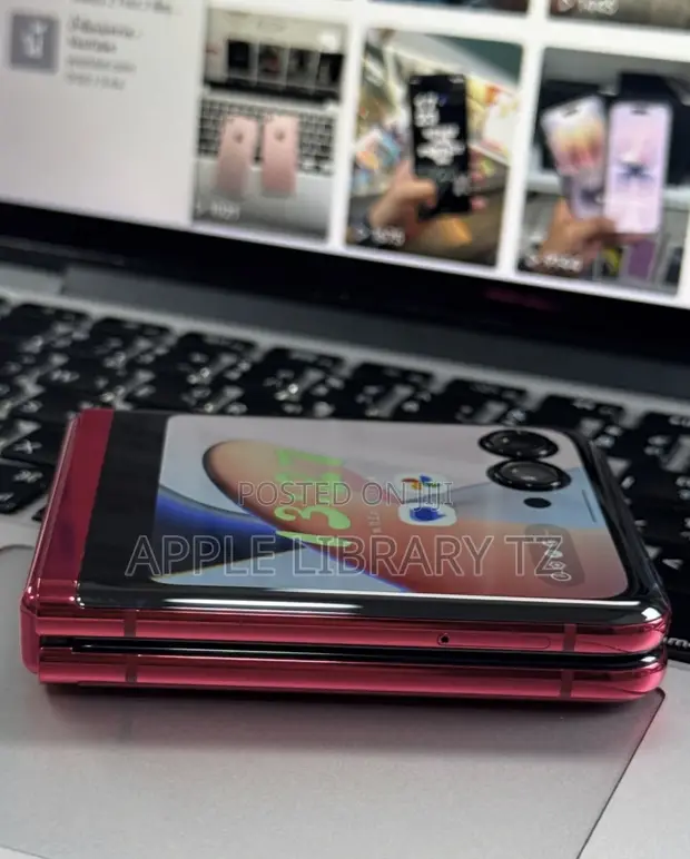 Motorola Razr (2023) 256GB Nyekundu - 1