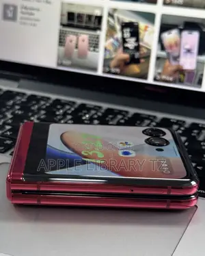 Motorola Razr (2023) 256GB Nyekundu