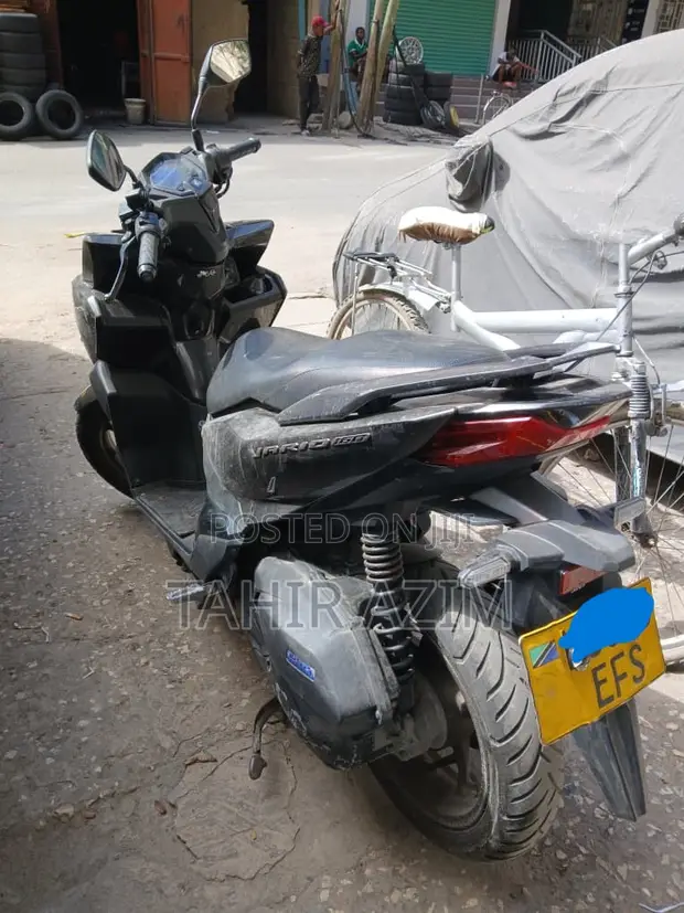 Honda Vario 2024 Nyeusi - 1