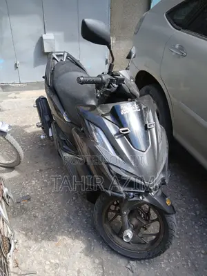 Honda Vario 2024 Nyeusi