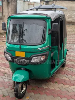TVS King Deluxe Plus iTouch Start Tricycle 2025 Green