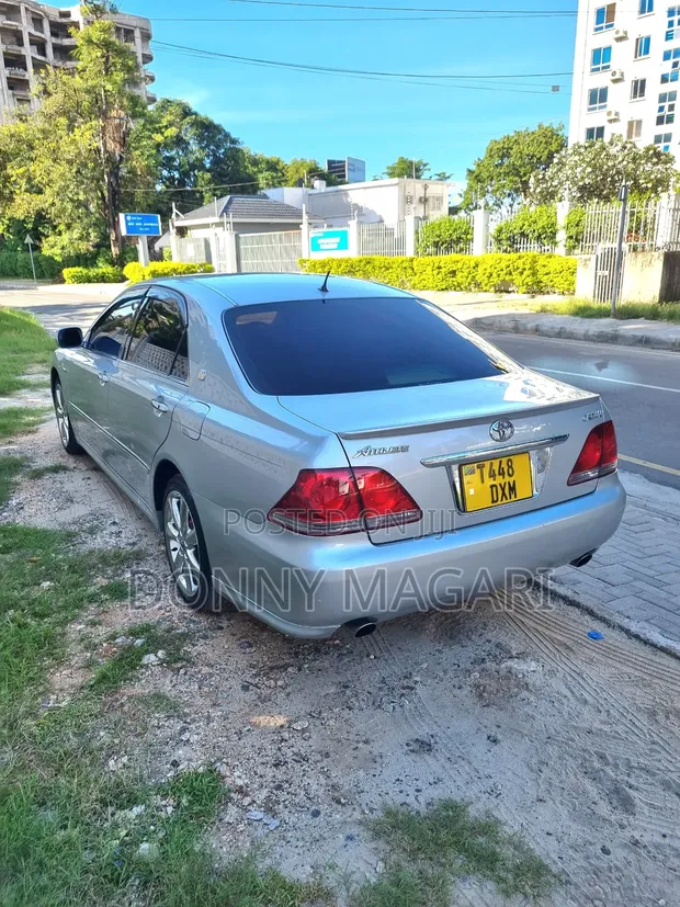 Toyota Crown Athlete 2006 Nyeupe - 1