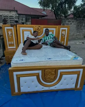 Kitanda cha Mbao chenye Bed Sofa - Super King 5/6