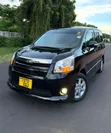 Toyota Noah 2009 Nyeusi - 1